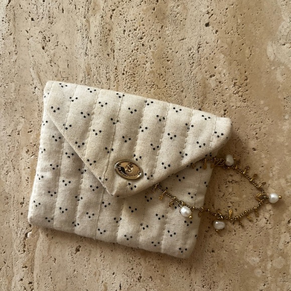 Sezane Gold Necklace with White Pearl Drops - Picture 4 of 5